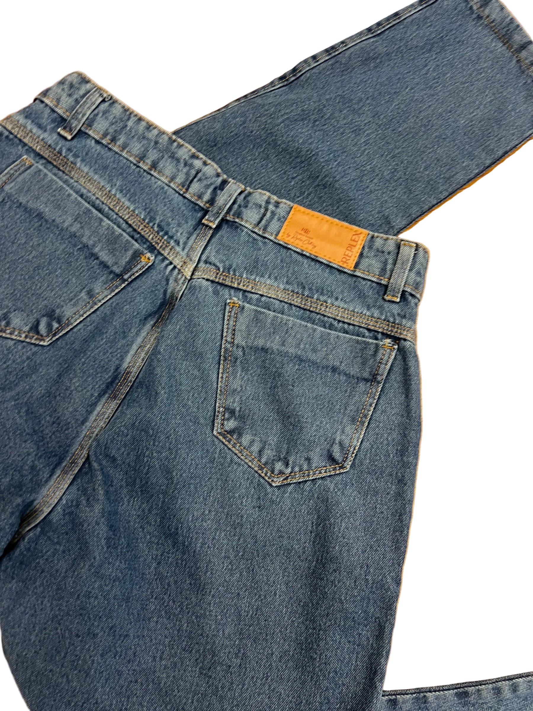 Calça Mom Replex Botão Tecido