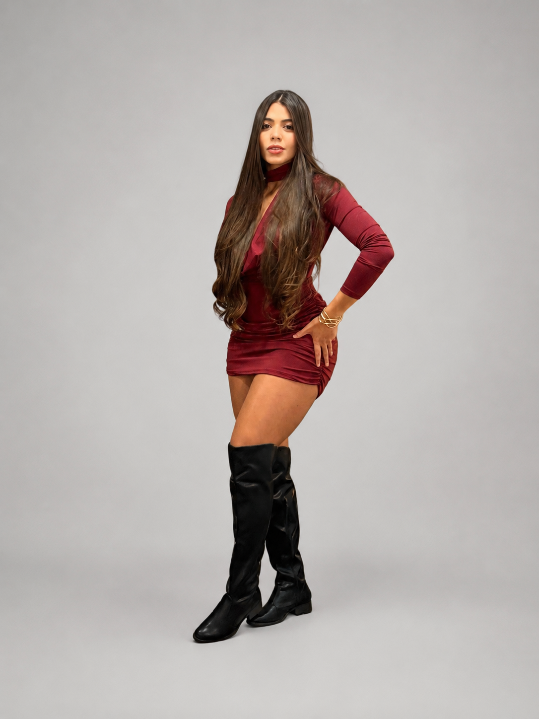 Vestido manga longa Decote