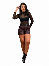 Short em Couro costura