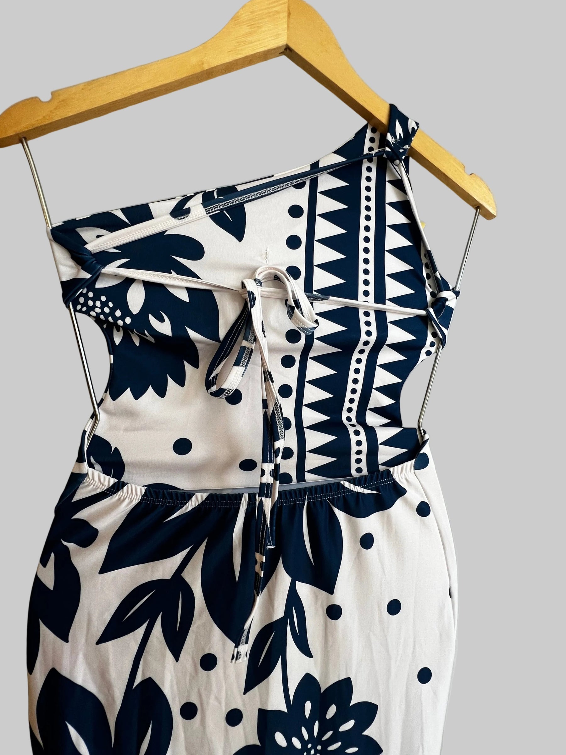 Vestido MIDI Lado U