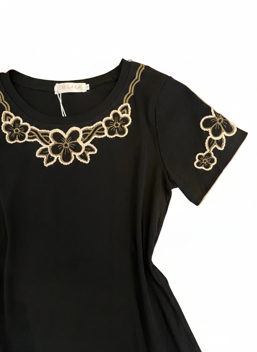 Blusa Bordada F6157